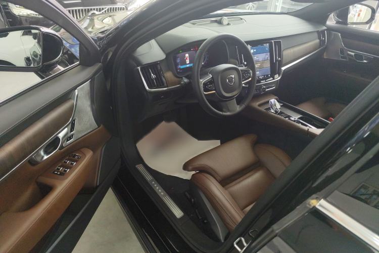 Used Volvo S90 2024 B5 Luxury Smart Edition
