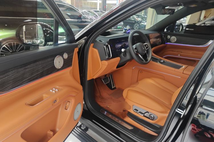 Used Hima AITO M9 2025 Pure Electric Ultra Version 100 kWh 6-Seater Model
