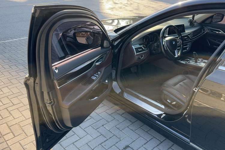 Used BMW 7 Series 2016 730Li Leading Model
