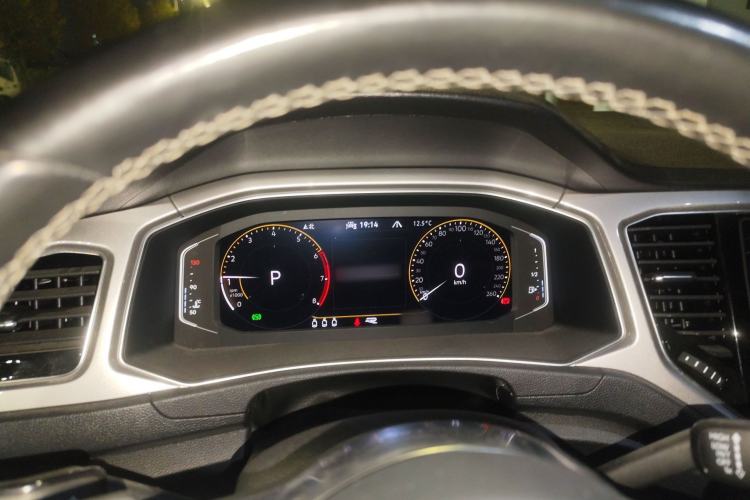 Used Volkswagen T-ROC 2021 280TSI DSG Two-Wheel Drive R-Line Pro Connected Version