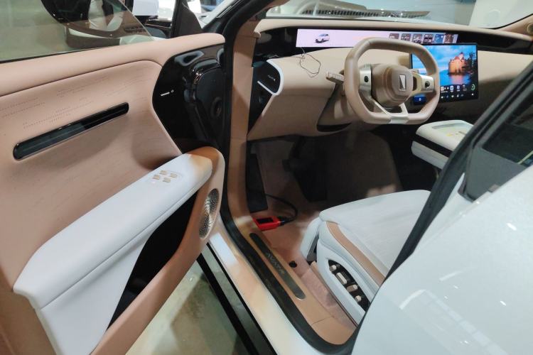 Used  07 2024 Pro+ All-Electric Version
