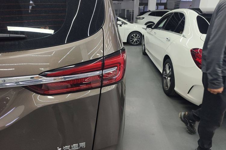 Used Buick GL8 2020 Land Cruiser Executive Class 652T Comfort Model
