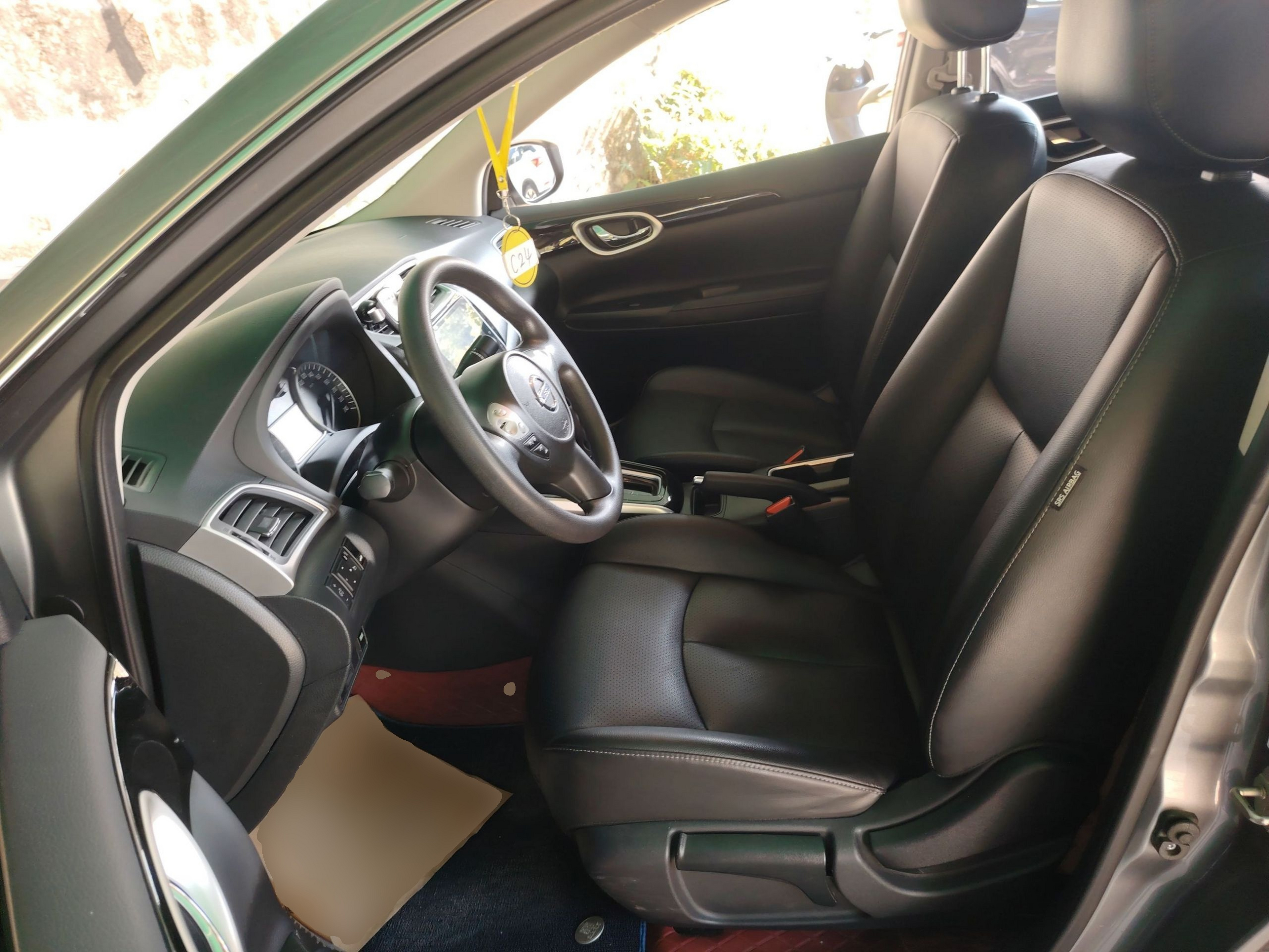 Переднее сиденье в автомобиле