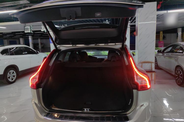 Used Volvo XC60 2017 T5 AWD Smart Upgrade Edition
