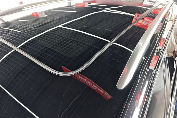 Used Volkswagen Tiguan L 2024 Outstanding Model 330TSI Automatic Two-Wheel Drive R-Line Dragon Glory Edition
