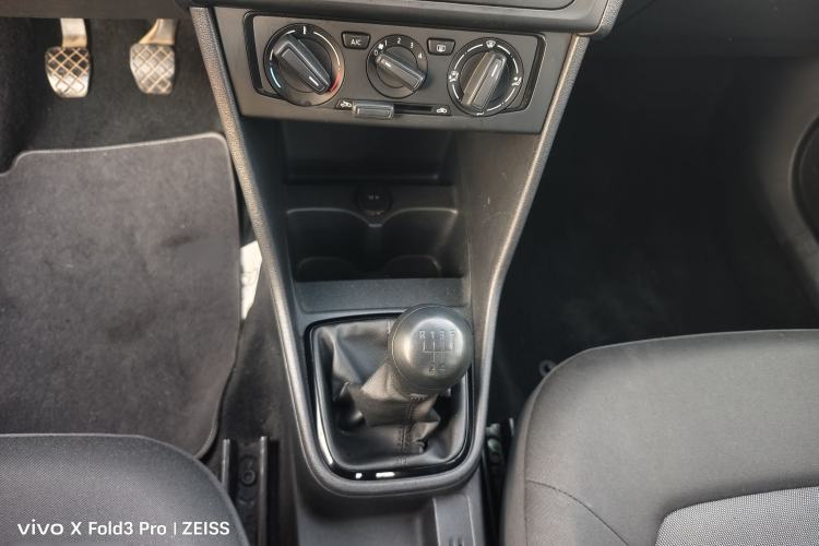 Used Volkswagen Jetta 2015 1.6L Manual Fashion Edition