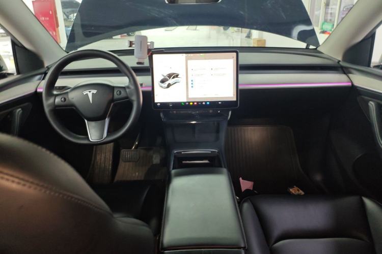 Used Tesla Model Y 2023 Long-Range All-Wheel-Drive Version