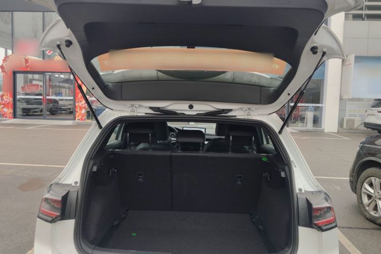 Used Volkswagen Golf 2025 300TSI R-Line
