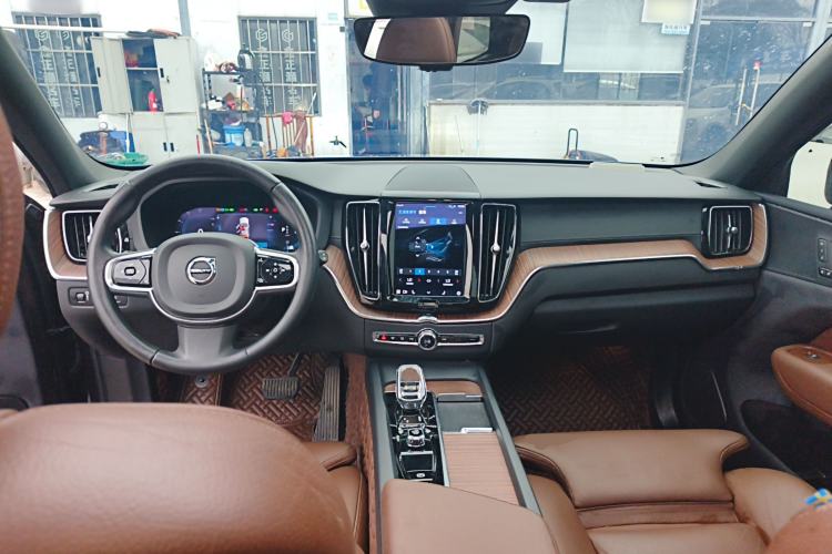 Used Volvo XC60 2022 B5 4x4 Smart Luxury Edition
