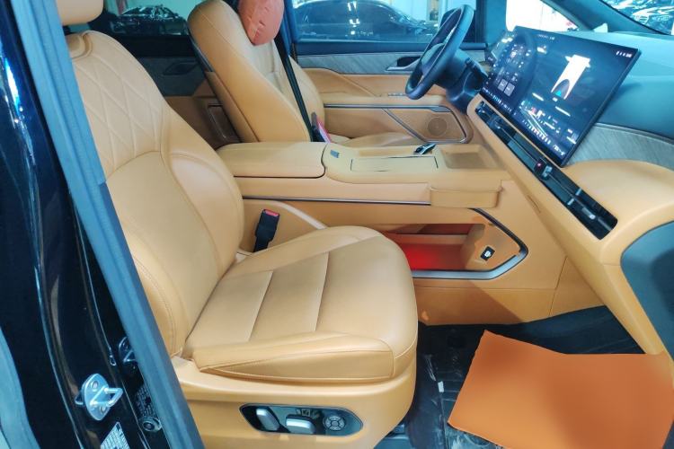 Used Wey Gaoshan 2025 Four-Wheel Drive Alpine 8