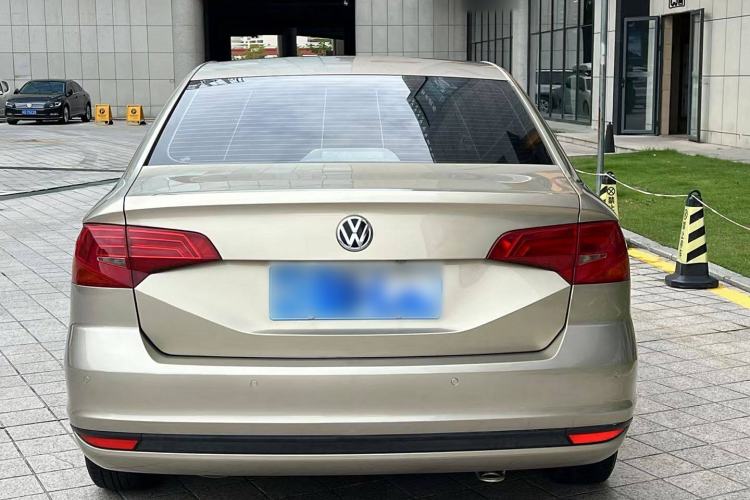 Used Volkswagen Bora 2016 1.6L Automatic Fashion Model