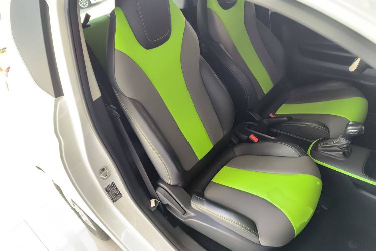 Used Roewe Clever 2021 302 km New Four-Seater Super-Efficient Version
