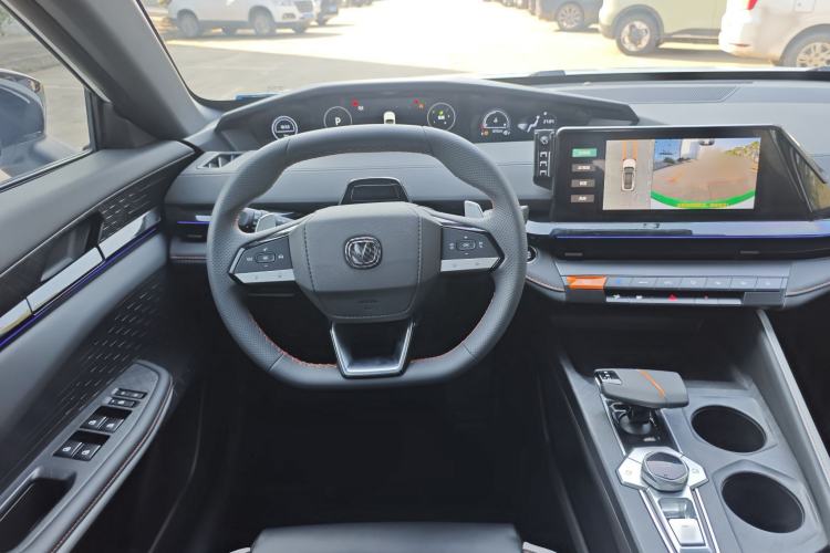 Used Changan UNI-V 2023 1.5T Prestige Model
