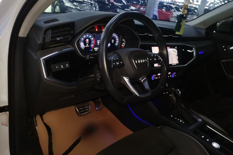 Used Audi Q3 2021 40 TFSI Fashion Dynamic Model
