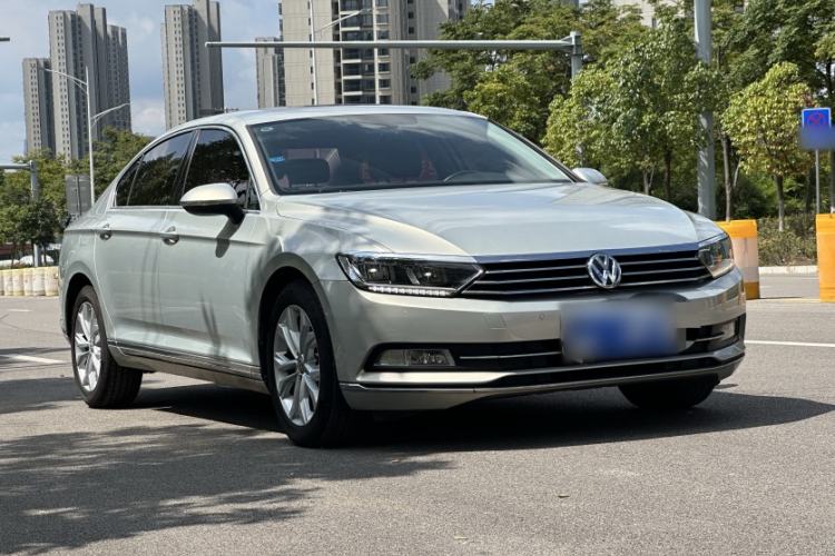 Used Volkswagen Magotan 2018 Facelift 330TSI DSG Luxury Model
