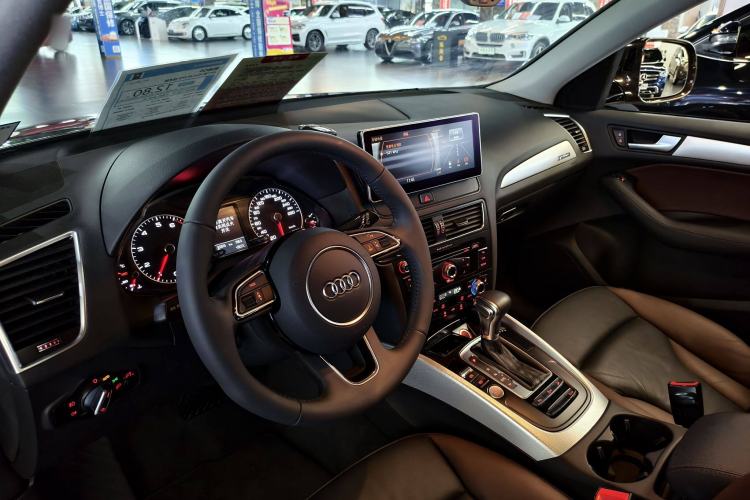 Used Audi Q5 2017 Plus 40 TFSI Technology Model
