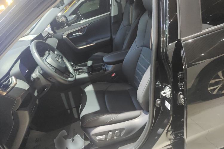 Used Toyota Wildlander 2024 2.0L CVT 4x4 Luxury PLUS Edition