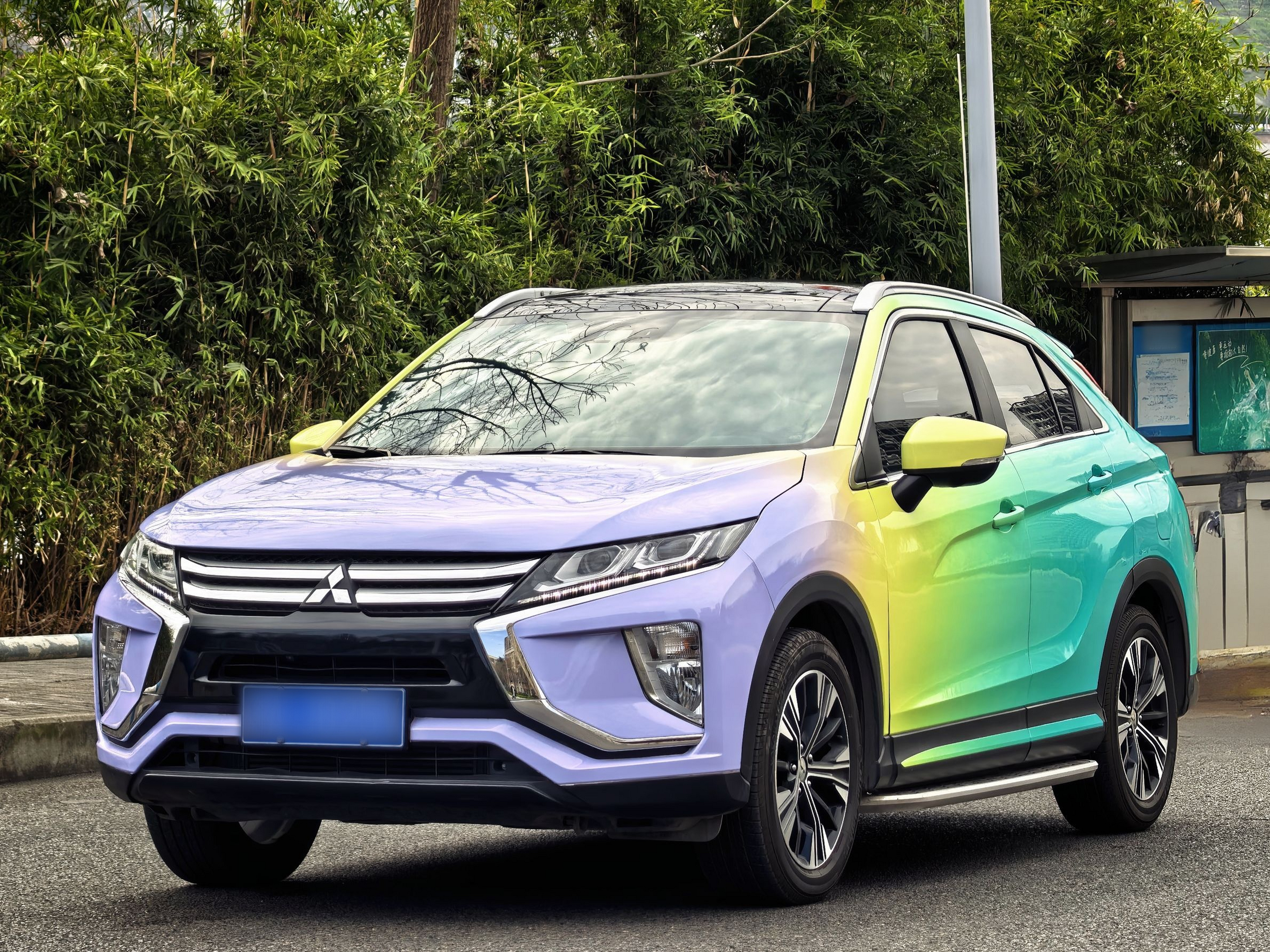 Под передней частью автомобиля