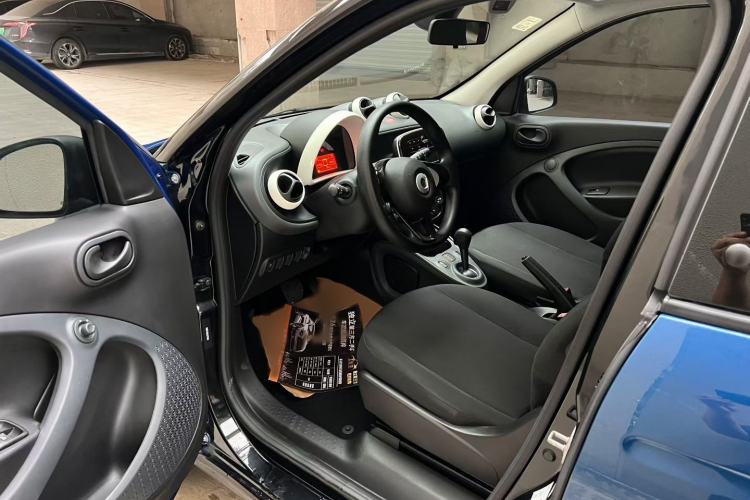 Used  forfour 2018 1.0L 52 kW Dynamic Edition