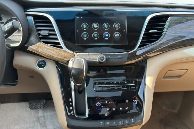 Used Buick GL8 2018 ES 28T Flagship Model China VI Standard
