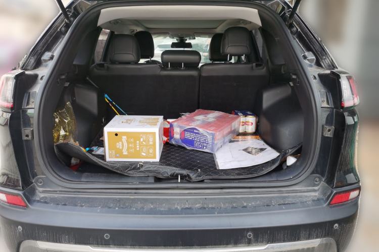 Used Jeep Cherokee 2019 2.0T Two-Wheel Drive Smart Enjoyment Version China VI
