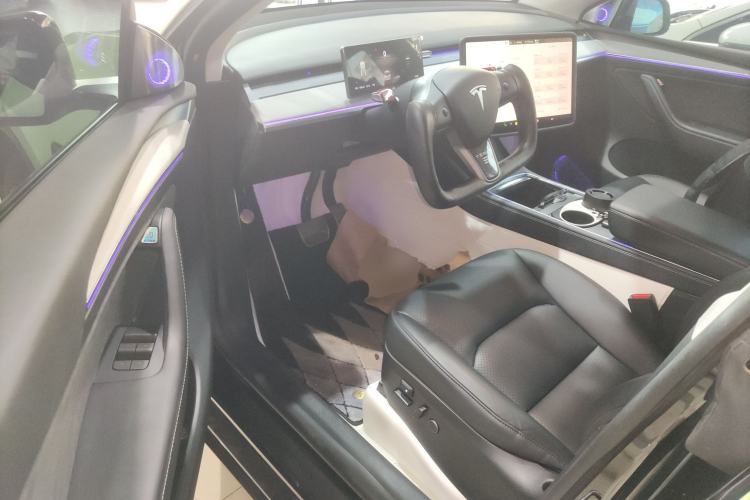 Used Tesla Model Y 2023 Rear-Wheel-Drive Version
