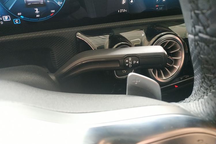 Used Mercedes-Benz A-Class 2022 Revised Version A 200 L Sport Sedan Fashionable Style
