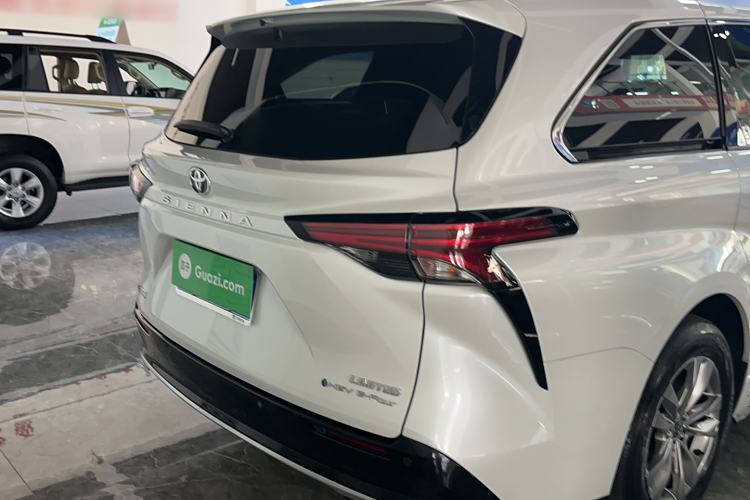 Used Toyota Sienna 2024 2.5L Hybrid Four-Wheel Drive Prestige Edition
