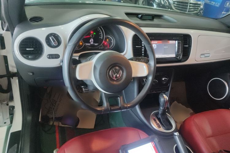 Used Volkswagen Beetle 2015 180TSI model
