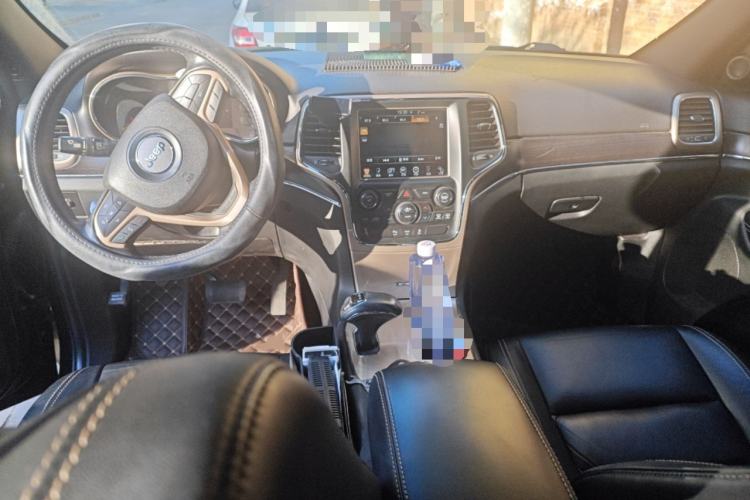 Used  Grand Cherokee (Import) 2014 3.0L Comfort Navigation Edition
