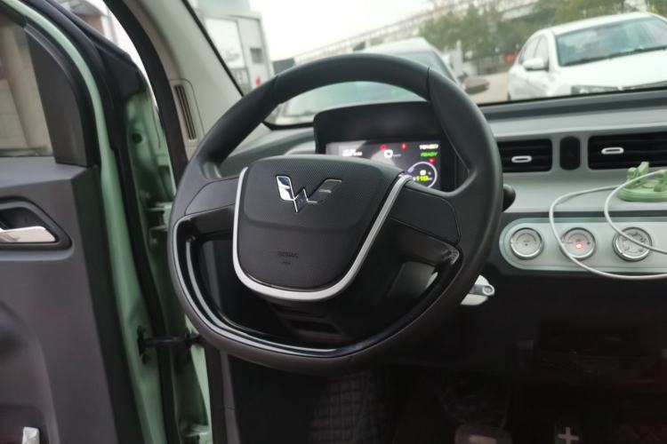 Used Wuling Hongguang MINIEV 2022 Macaron Premium Model – Lithium Ternary Battery
