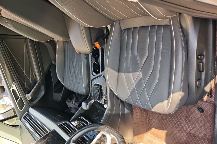 Used Volkswagen Tiguan L 2023 330TSI Automatic Two-Wheel Drive R-Line Enjoyment Edition
