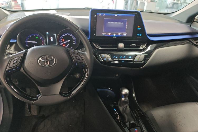 Used Toyota IZOA 2018 2.0L Yichi Version China VI Standard
