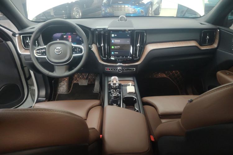 Used Volvo XC60 2024 B5 4x4 Smart Luxury Edition
