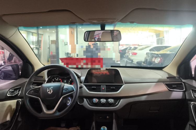 Used Baojun 310W 2017 1.5L Manual Fashion Model China V
