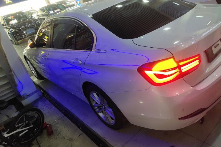 Used BMW 3 Series 2016 320Li Ambition Model
