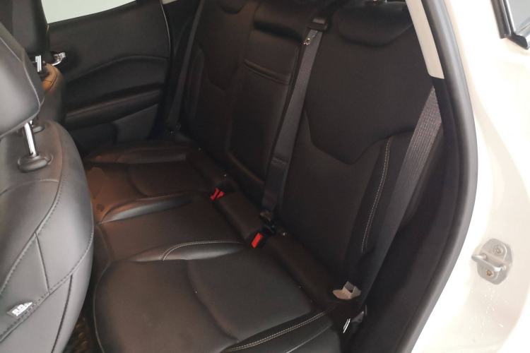 Used  Compass 2017 200T Automatic Family Edition
