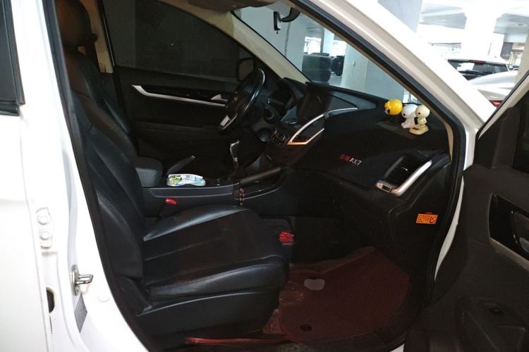 Used Dongfeng Aeolus AX7 2015 2.0L Manual Parade Edition
