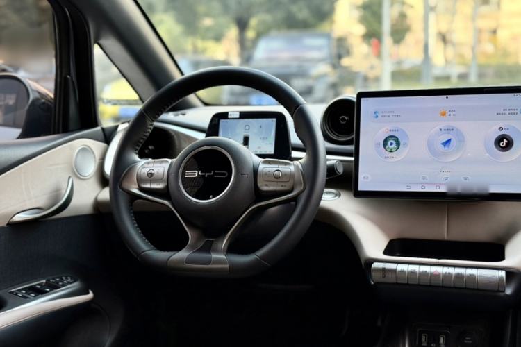 Used BYD Dolphin 2023 420 km Free Version
