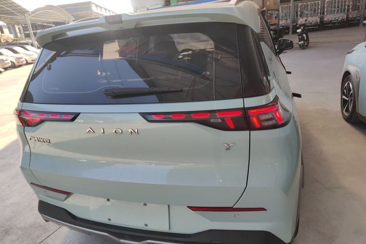 Used AION Y 2022 70 Tech Edition Lithium Iron Phosphate
