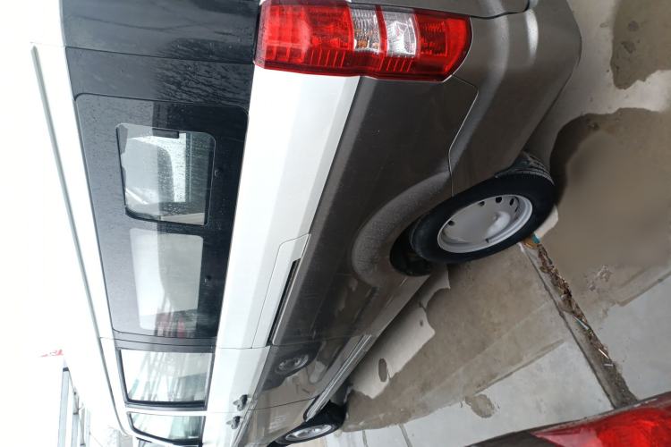 Used Jinbei New Hiace X30L 2023 1.5L Super-Enjoyment Edition Passenger Van 5/6/7-Seater Non-Air-Conditioned Version SWC15M
