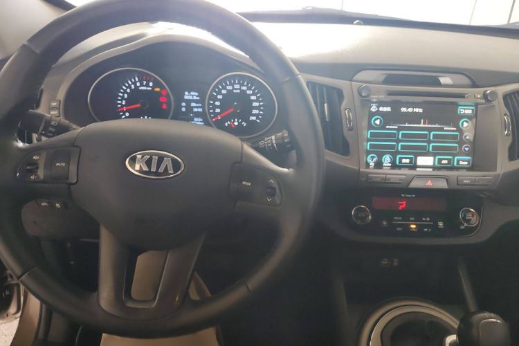 Used Kia Sportage R 2015 2.0L Manual Two-Wheel Drive GLS Trim
