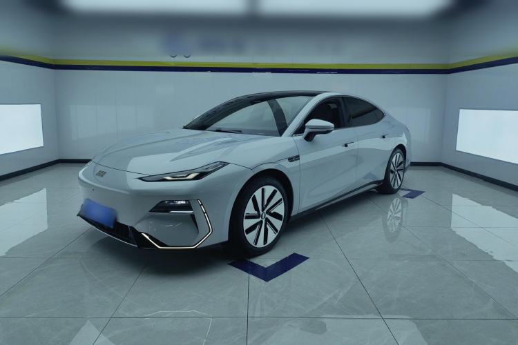 Used  E8 2024 550 km Range Rear-Drive MAX
