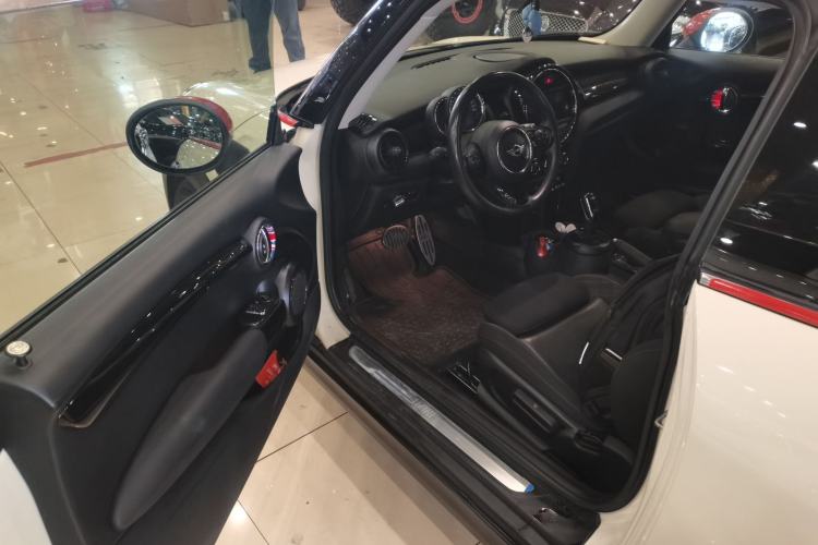 Used  MINI 2018 1.5T COOPER Classic Edition
