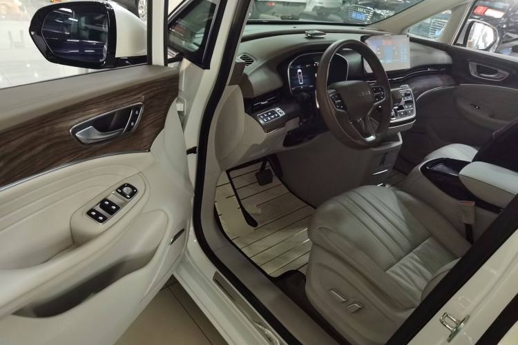 Used Roewe iMAX8 2023 400TGI Comfort Edition
