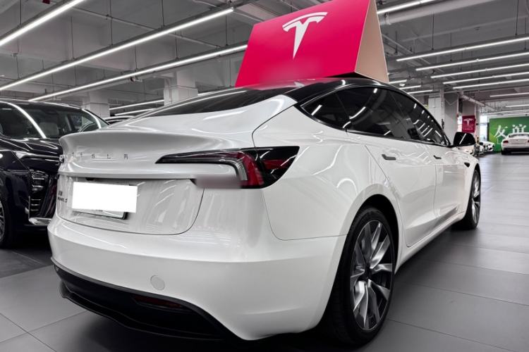 Used Tesla Model 3 2023 Long-Range All-Wheel-Drive Version
