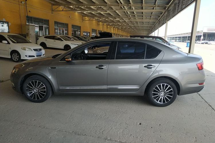 Used Skoda Octavia 2018 1.6L Automatic Luxury Edition
