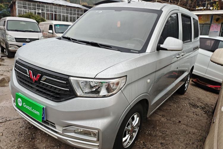 Used Wuling Hongguang V 2019 1.5L Enjoyment Version China VI LAR