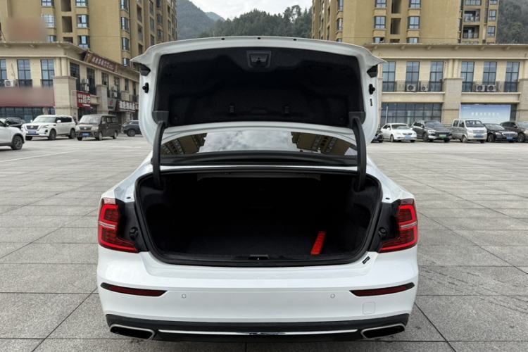 Used Volvo S60 2020 T3 SmartDrive Luxury Edition
