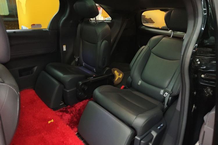 Used Toyota Sienna 2021 2.5L Hybrid Platinum Edition